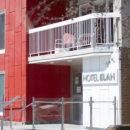Hotel Elan YYC Eksteriør billede