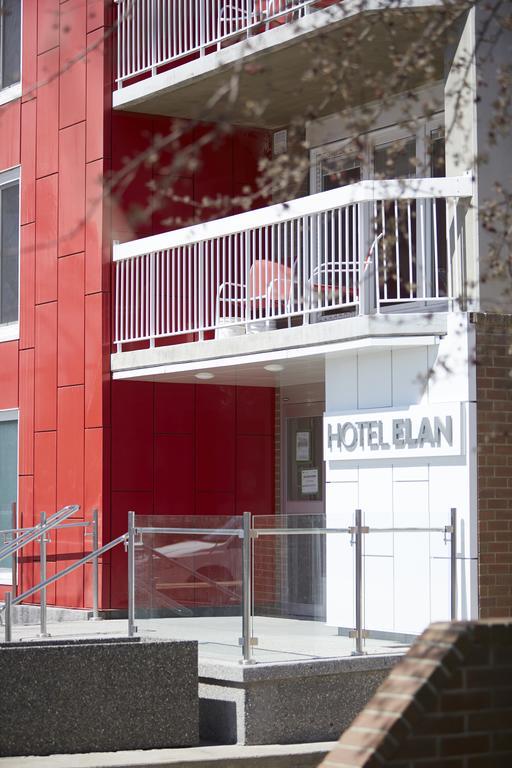 Hotel Elan YYC Eksteriør billede