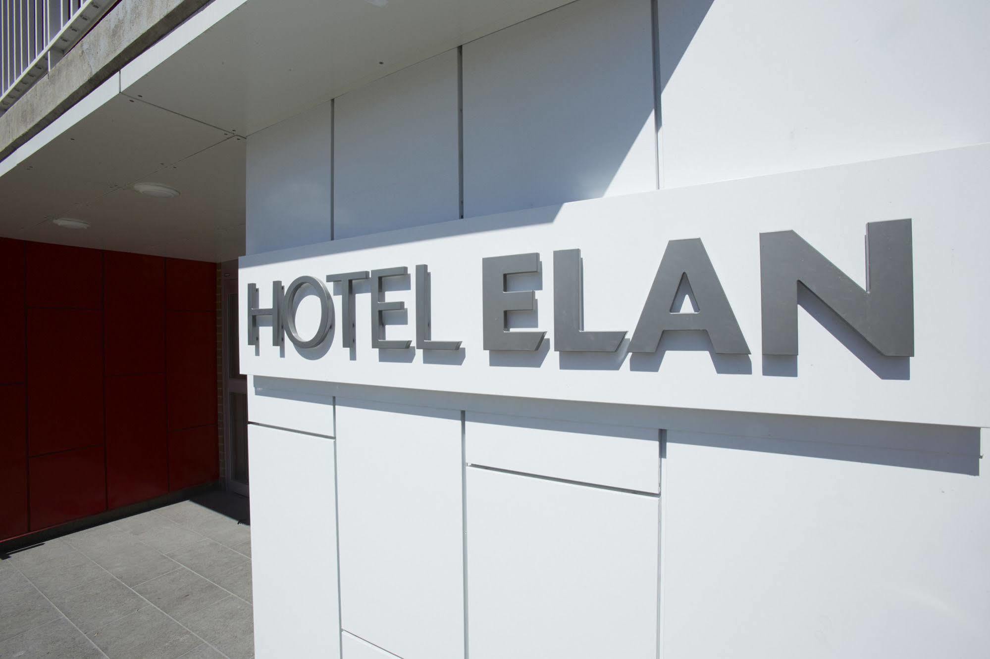 Hotel Elan YYC Eksteriør billede